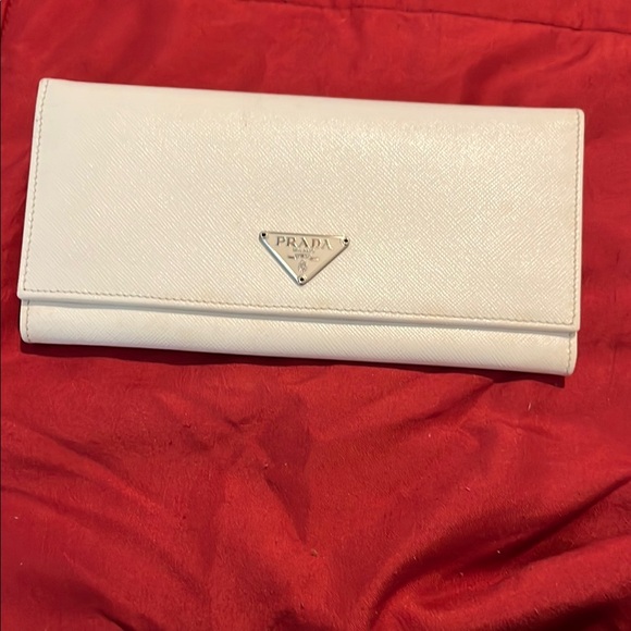 Prada wallet continental - Picture 1 of 8